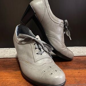 Naot Rubino heel shoes